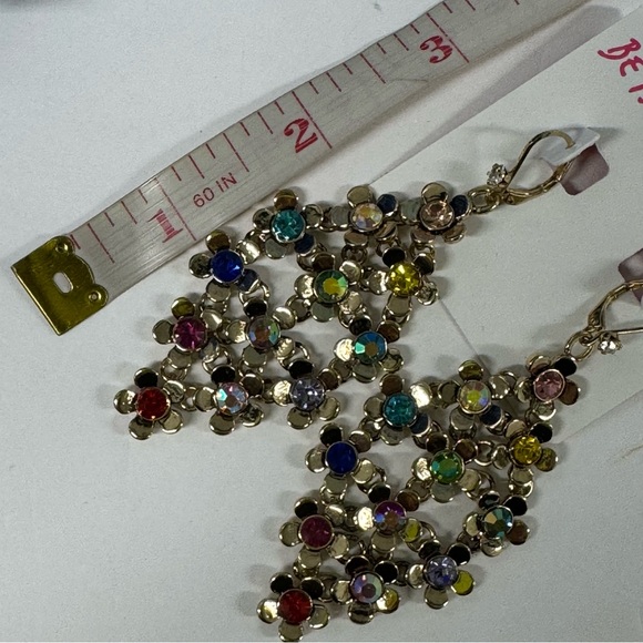 🌸SUPER SALE! BETSEY FLORAL CRYSTAL EARRINGS - Picture 8 of 8